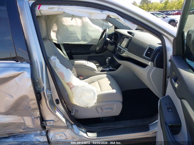 Toyota Highlander Xle 2019 5TDKZRFH0KS565994 Image 5