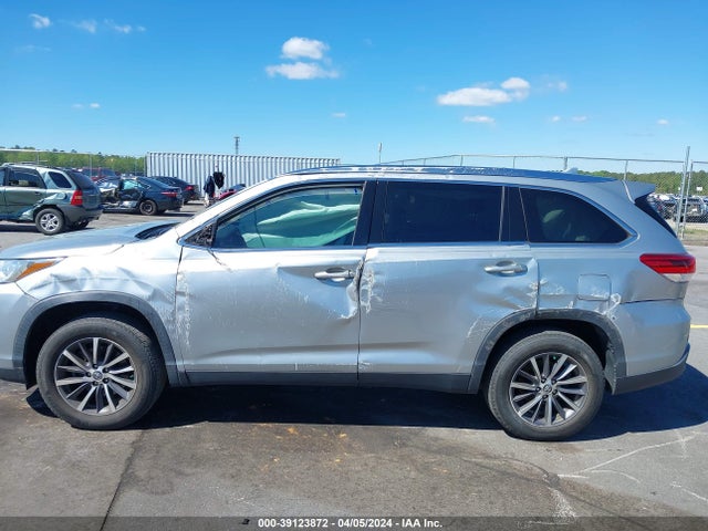 Toyota Highlander Xle 2019 5TDKZRFH0KS565994 Image 6