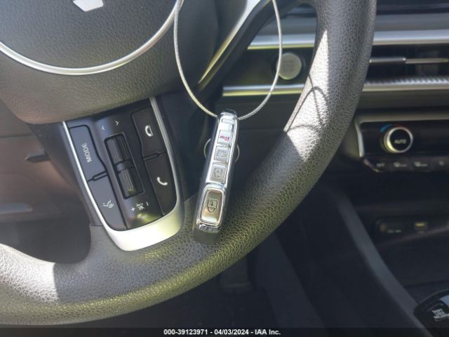 5XXG14J26NG134830 KIA K5 LXS