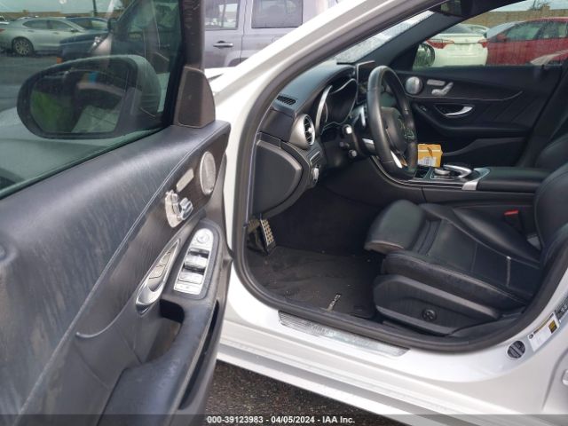 55SWF4JB4GU106705 Mercedes-Benz C 300 Luxury/sport