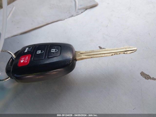 Toyota COROLLA LE 2016 5YFBURHE7GP476540 Image 11
