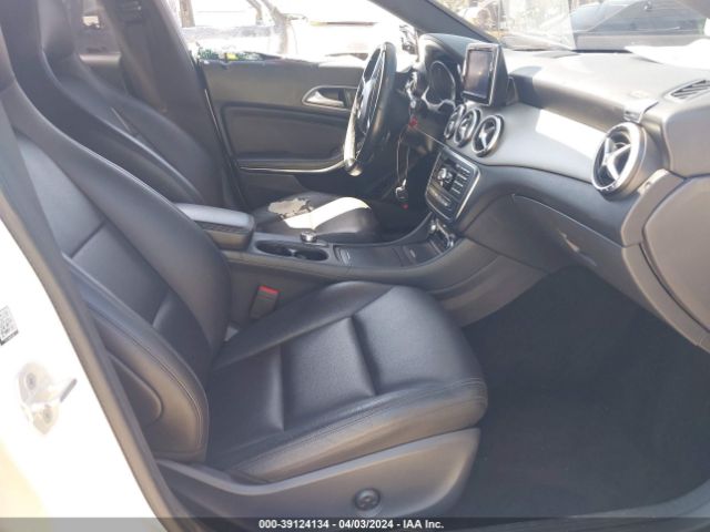 2014 MERCEDES-BENZ CLA 250 WDDSJ4EB7EN138044 Photo 4