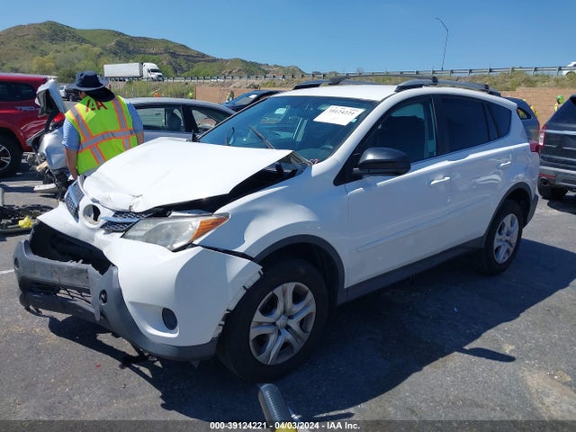 Toyota RAV4 LE 2014 2T3ZFREV3EW110655 Image 2