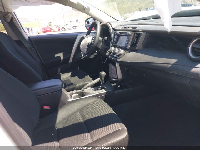 Toyota RAV4 LE 2014 2T3ZFREV3EW110655 Image 5