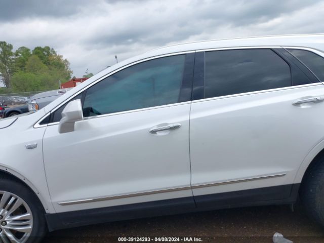 1GYKNCRS8HZ247073 Cadillac Xt5 Premium Luxury