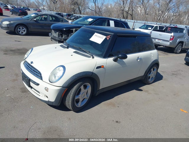 2005 MINI COOPER WMWRC33595TK63274 Photo 1