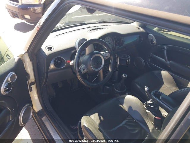 2005 MINI COOPER WMWRC33595TK63274 Photo 4