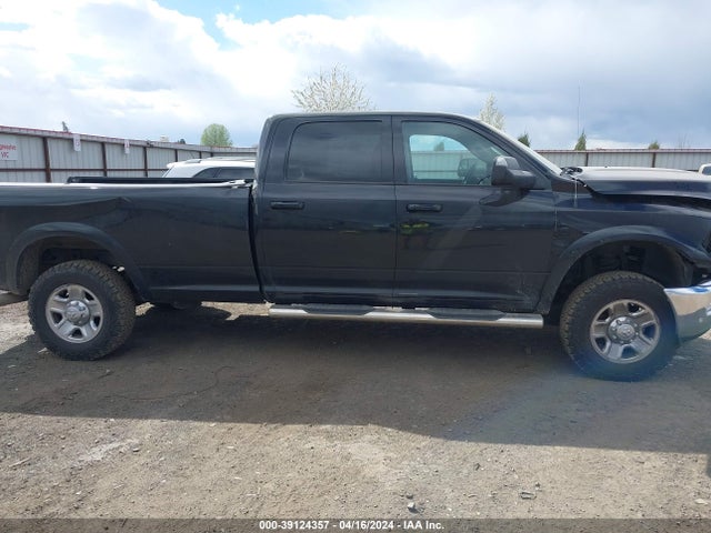 3C6UR5JLXJG106618 RAM 2500 Big Horn  4x4 8' Box