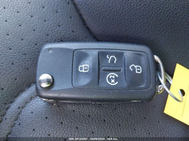 1VWWA7A32LC002325 Volkswagen Passat 2.0t Se