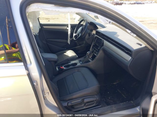 1VWWA7A32LC002325 Volkswagen Passat 2.0t Se