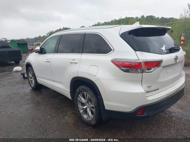 Toyota Highlander Xle V6 2015 5TDKKRFHXFS090977 Image 3