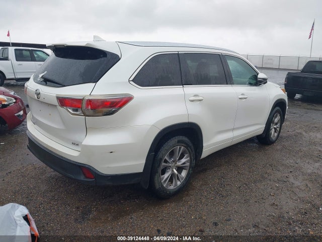 Toyota Highlander Xle V6 2015 5TDKKRFHXFS090977 Image 4