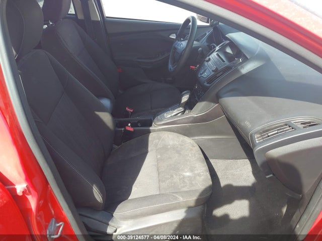 Ford FOCUS SE 2017 1FADP3F20HL225977 Image 5