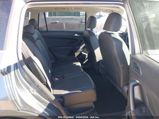 3VV2B7AX4KM181726 Volkswagen Tiguan 2.0t Se/2.0t Sel/2.0t Sel R-line/2.0t Sel R-line Black