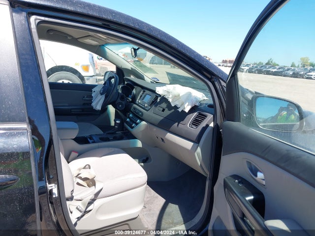 KIA Sedona L 2018 KNDMA5C10J6376468 Image 4