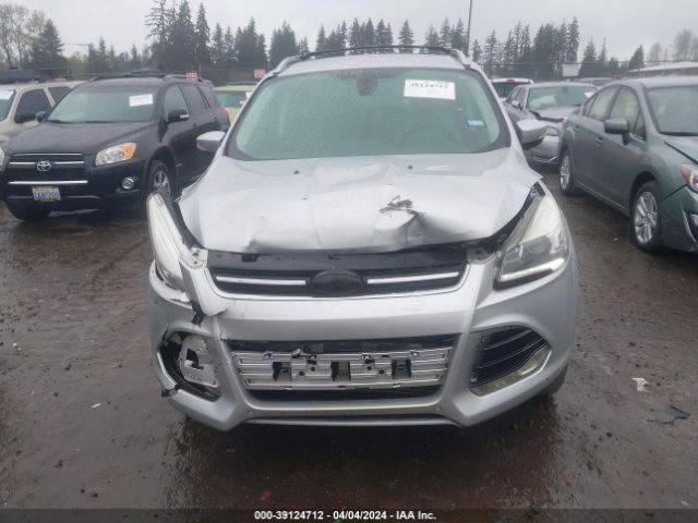 1FMCU0J91EUA21692 Ford Escape Titanium