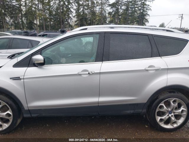 1FMCU0J91EUA21692 Ford Escape Titanium