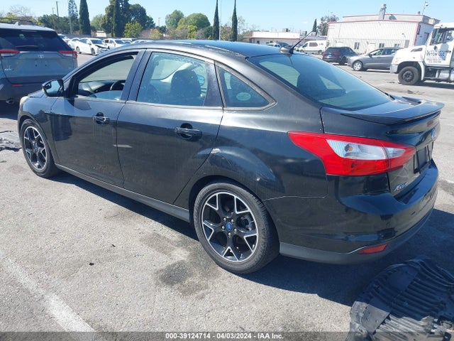 Ford FOCUS SE 2014 1FADP3F28EL118302 Image 3