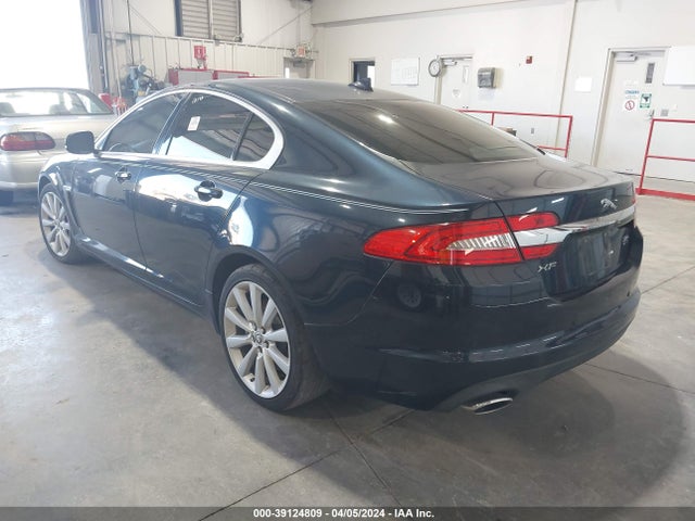 2013 JAGUAR XF SAJWJ0EF7D8S72834 Photo 2