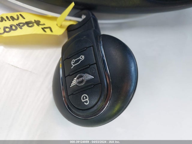 2017 MINI COUNTRYMAN WMZYT3C37H3D98242 Photo 10