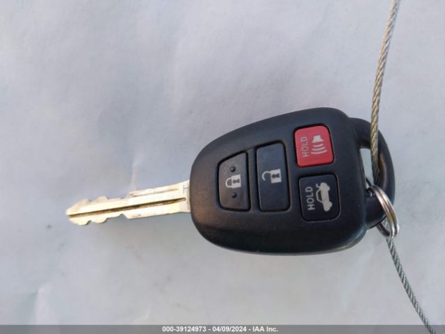 2T1BURHE0FC462929 Toyota COROLLA LE