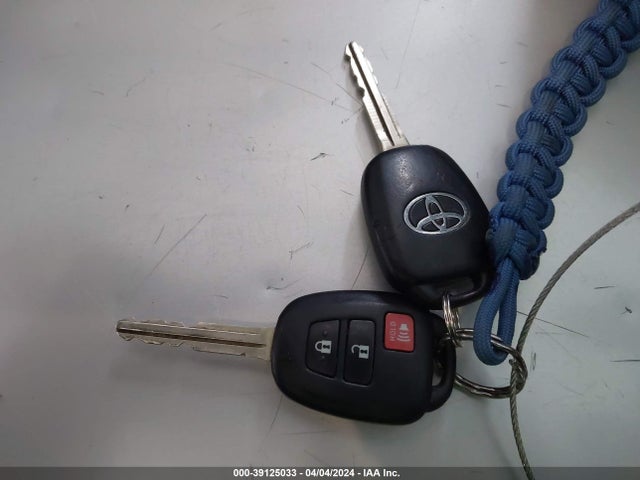 Toyota Prius C One 2015 JTDKDTB35F1106906 Image 11