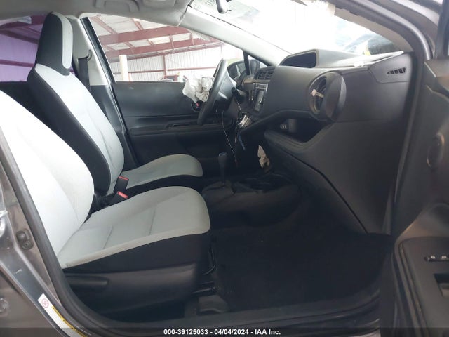 Toyota Prius C One 2015 JTDKDTB35F1106906 Image 5