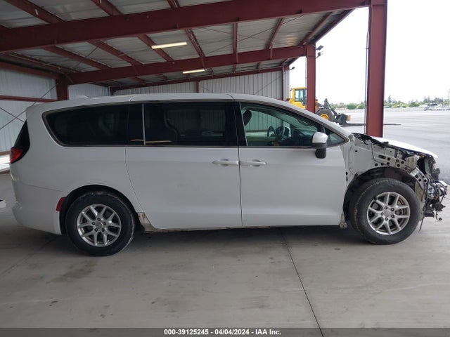 2C4RC1CG1JR159016 Chrysler Pacifica Lx