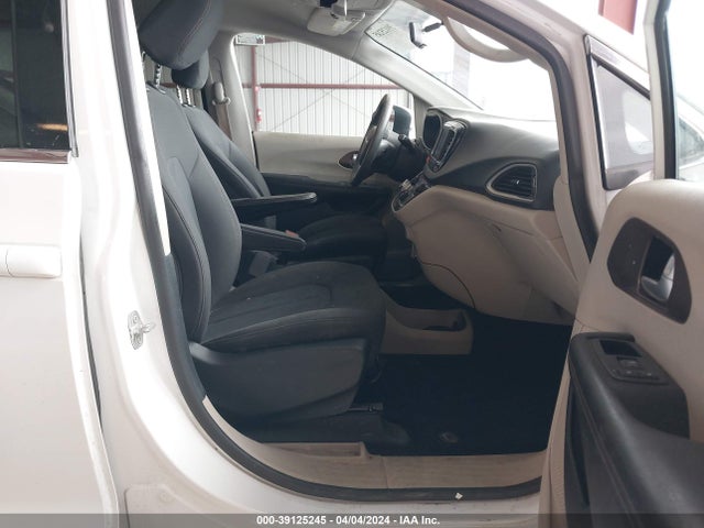 2C4RC1CG1JR159016 Chrysler Pacifica Lx