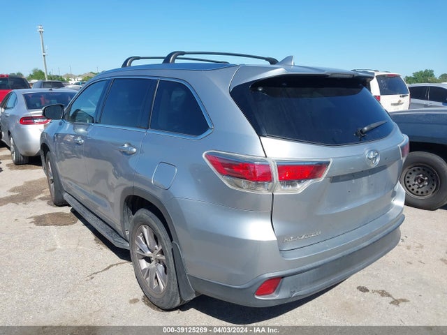 Toyota Highlander Xle V6 2015 5TDKKRFH6FS052016 Image 3
