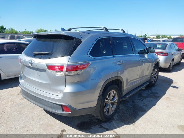 Toyota Highlander Xle V6 2015 5TDKKRFH6FS052016 Image 4