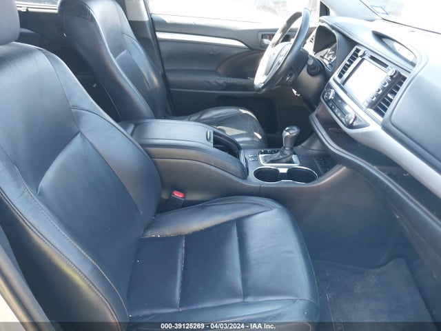Toyota Highlander Xle V6 2015 5TDKKRFH6FS052016 Image 5