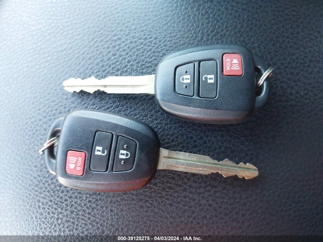 Toyota Rav4 Xle 2018 JTMWFREV7JD130773 Image 11