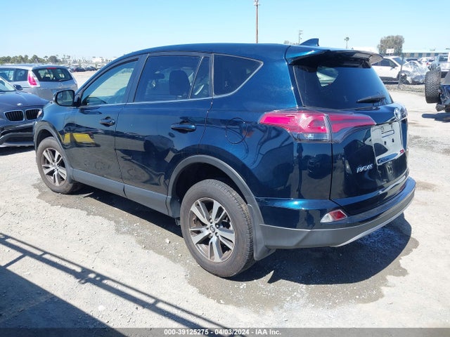 Toyota Rav4 Xle 2018 JTMWFREV7JD130773 Image 3