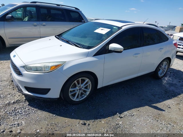 Ford FOCUS SE 2015 1FADP3F25FL257188 Image 2