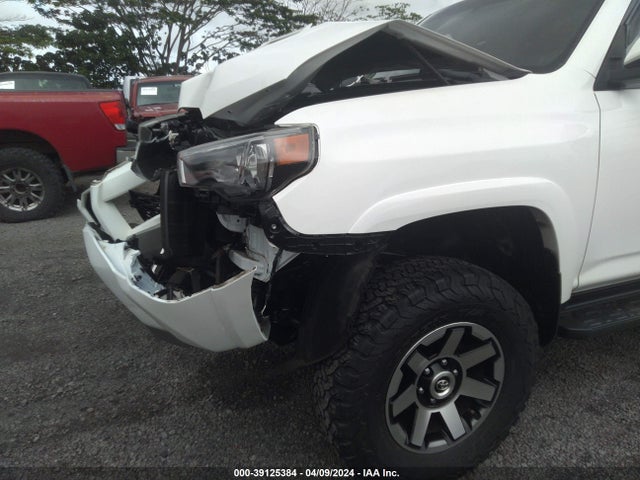 Toyota 4runner Trd Off Road 2018 JTEBU5JR0J5574136 Image 17