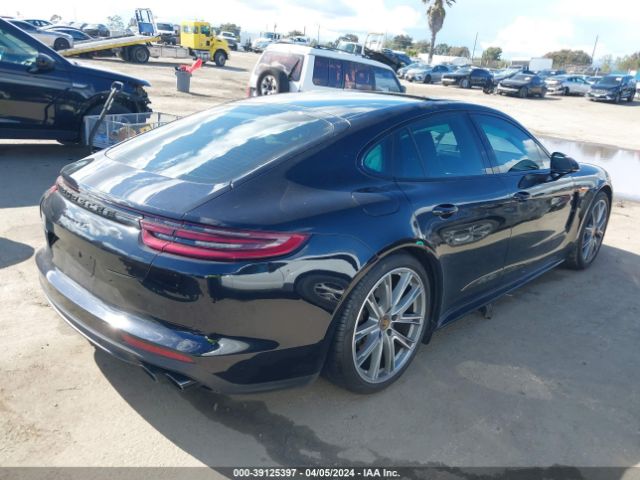 WP0AB2A71JL134764 Porsche Panamera 4s