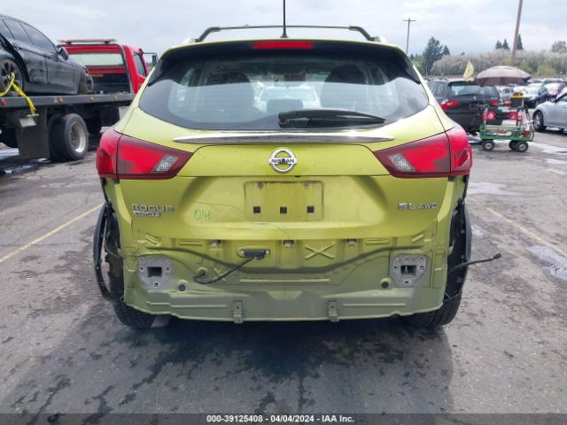 JN1BJ1CR1HW112565 Nissan Rogue Sport Sl