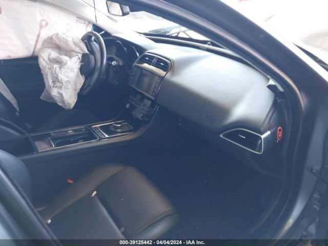 SAJAD4FXXJCP38278 Jaguar Xe 25t Premium