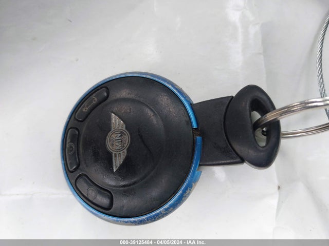 2007 MINI COOPER S WMWMF73587TL92201 Photo 10