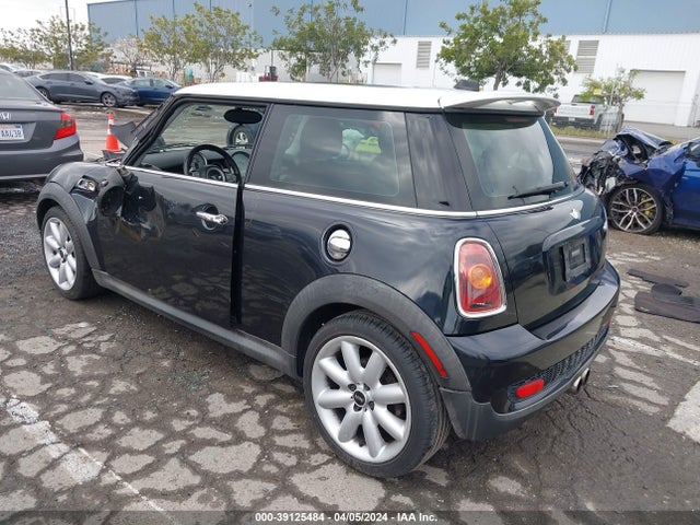 2007 MINI COOPER S WMWMF73587TL92201 Photo 2