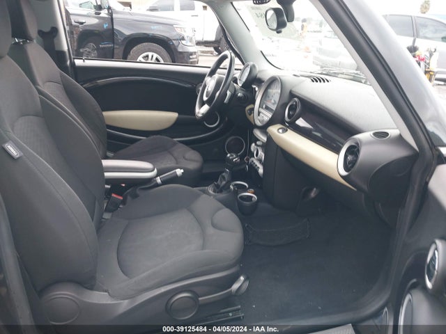 2007 MINI COOPER S WMWMF73587TL92201 Photo 4