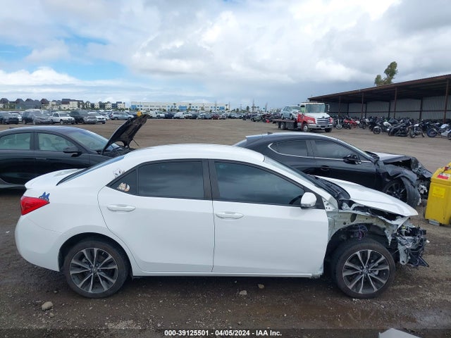 Toyota COROLLA SE 2018 5YFBURHE9JP763420 Image 14