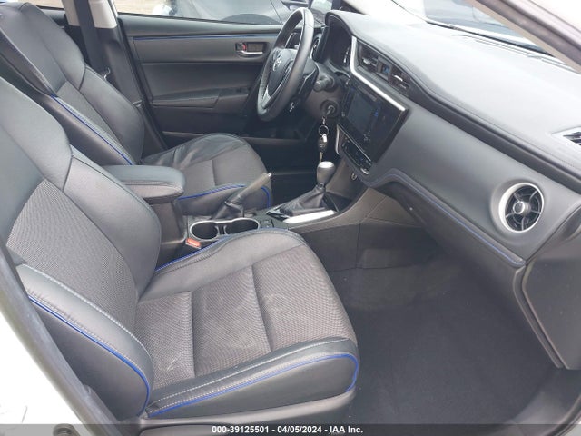 Toyota COROLLA SE 2018 5YFBURHE9JP763420 Image 5