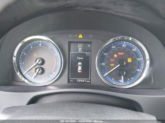 Toyota COROLLA SE 2018 5YFBURHE9JP763420 Image 7