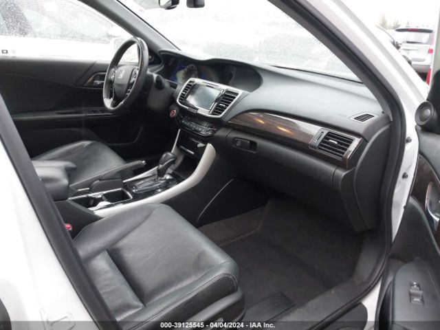 JHMCR6F72HC005851 Honda Accord Hybrid Touring
