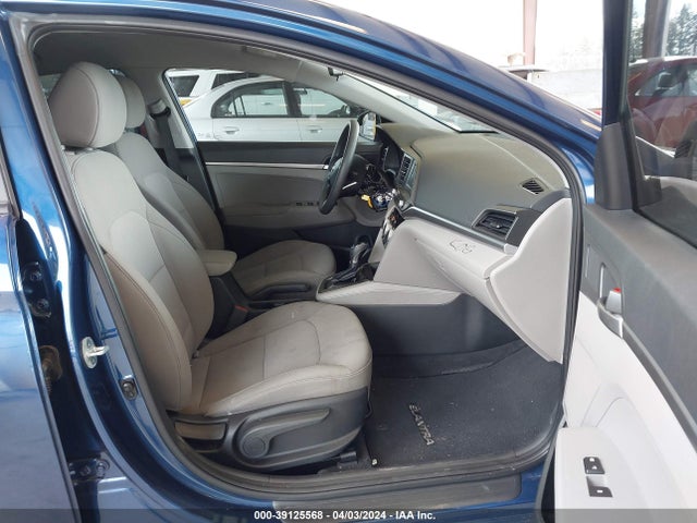 Hyundai ELANTRA SE 2019 5NPD74LF0KH487971 Image 5