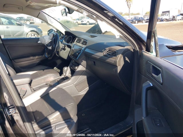 3VV3B7AX6JM220576 Volkswagen Tiguan 2.0t Se/2.0t Sel