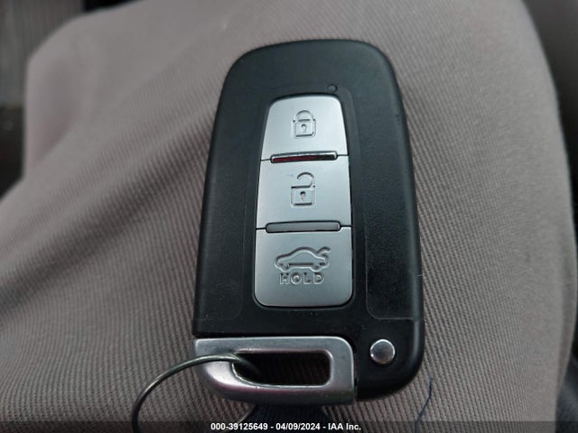 KIA SEDONA LX 2017 KNDMB5C10H6265670 Image 11