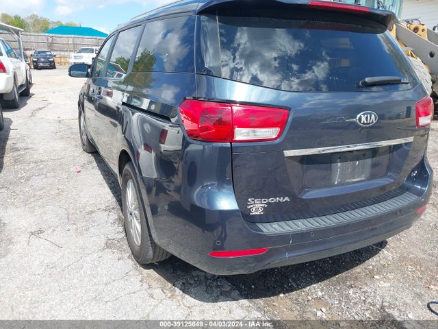 KIA SEDONA LX 2017 KNDMB5C10H6265670 Image 3